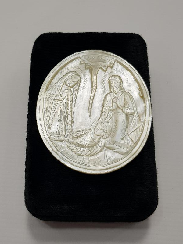 HAZRETİ MERYEM VE HAZRETİ İSA EL ÇİZİMİ SEDEF OBJE 