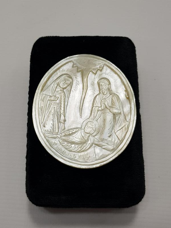 HAZRETİ MERYEM VE HAZRETİ İSA EL ÇİZİMİ SEDEF OBJE 