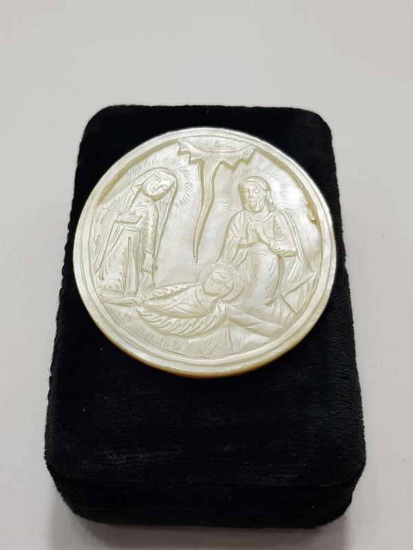 HAZRETİ MERYEM VE HAZRETİ İSA EL ÇİZİMİ SEDEF OBJE 