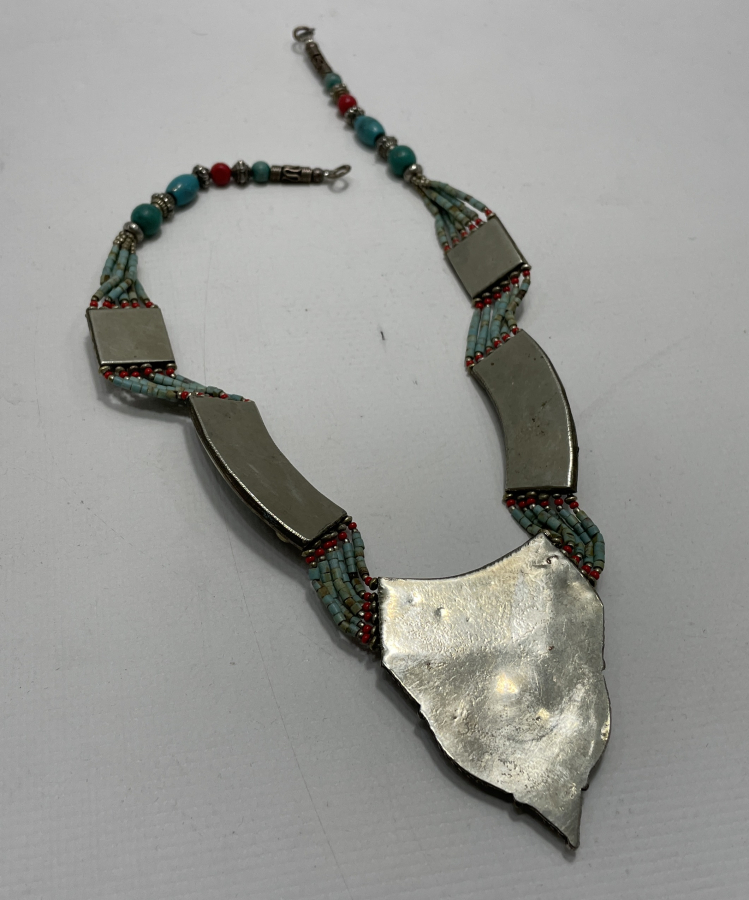 TAMAMI MERCAN VE TURKUAZ TAŞLARIYLA SÜSLÜ ANTİKA TÜRKMEN İŞİ GERDANLIK