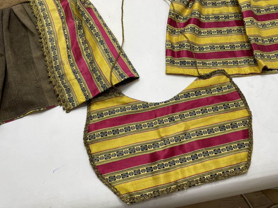 OSMANLI DÖNEMİ HEREKE YAPIMI BEY İŞİ ÇOCUK KIYAFETİ TAKIMI