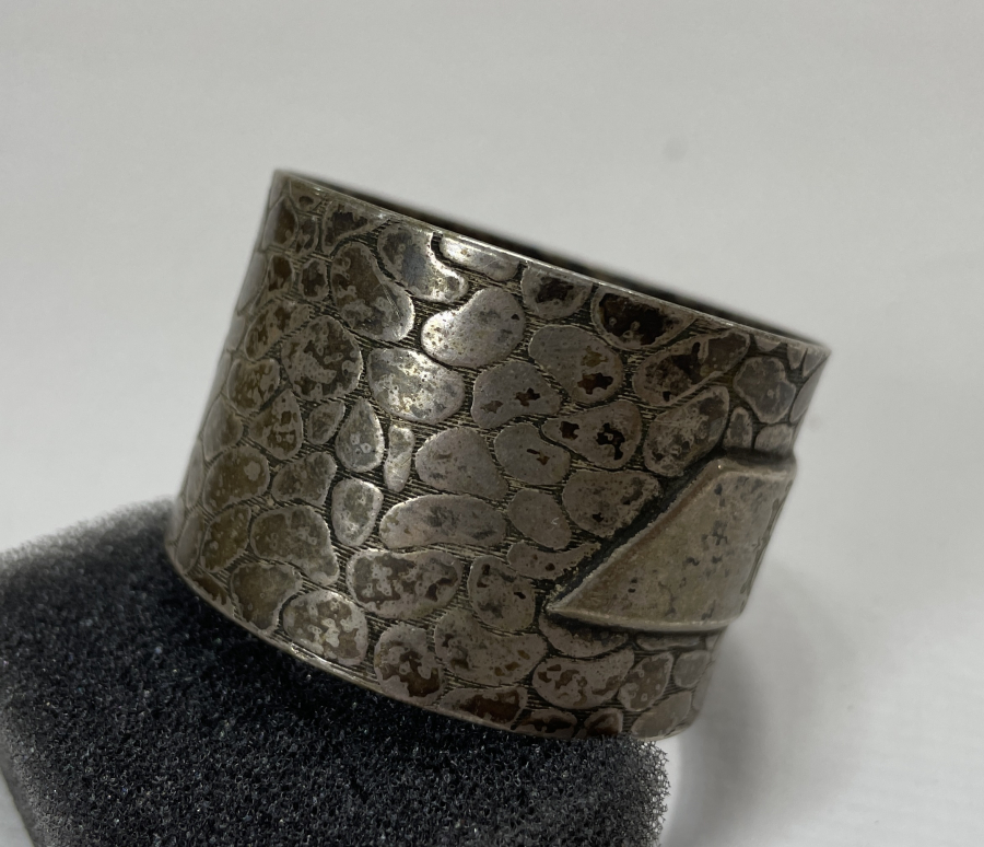 ÜZERİ B-I İNSİYALİ GÜMÜŞ PEÇETELİK