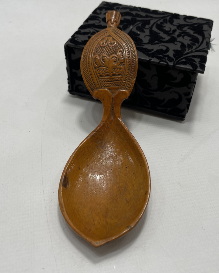 ÜZERİNDE SİKKE BULUNAN OSMANLI DÖNEMİ TEKKE İŞİ AHŞAP KAŞIK