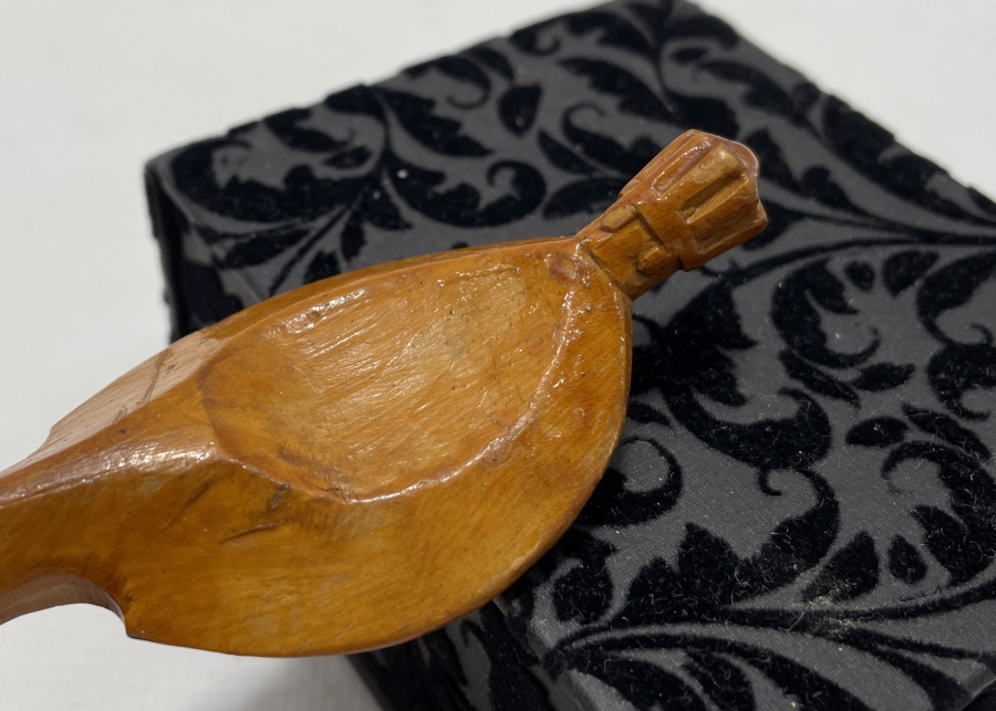 ÜZERİNDE SİKKE BULUNAN OSMANLI DÖNEMİ TEKKE İŞİ AHŞAP KAŞIK