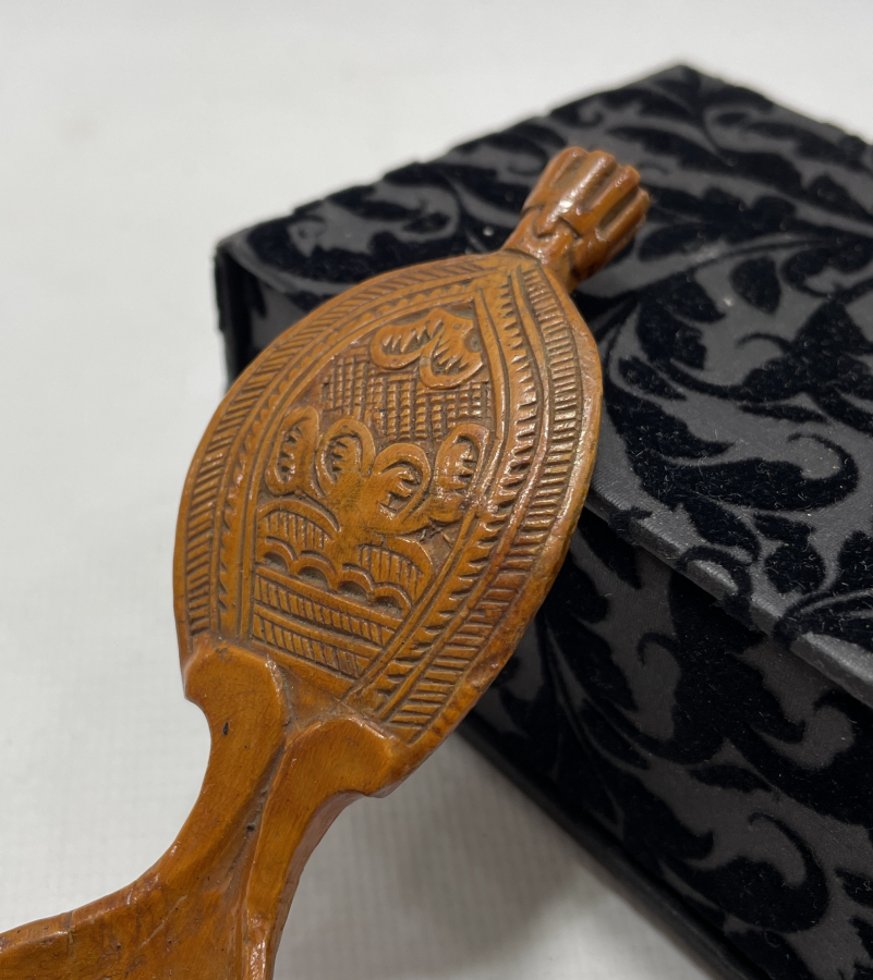 ÜZERİNDE SİKKE BULUNAN OSMANLI DÖNEMİ TEKKE İŞİ AHŞAP KAŞIK