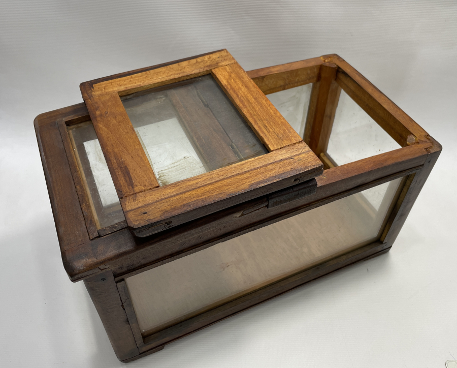 ANTİKA AHŞAP KOKUCU SANDIĞI