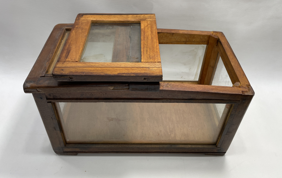 ANTİKA AHŞAP KOKUCU SANDIĞI