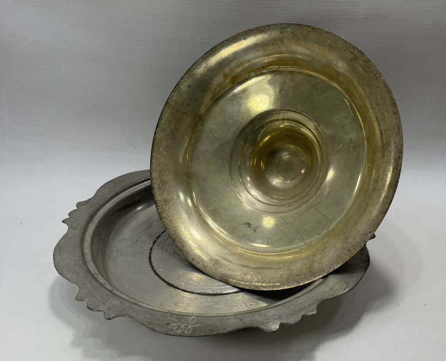 OSMANLI DÖNEMİ HİLAL TUTMAÇLI NADİR FORMDA  KAPAKLI SAHAN