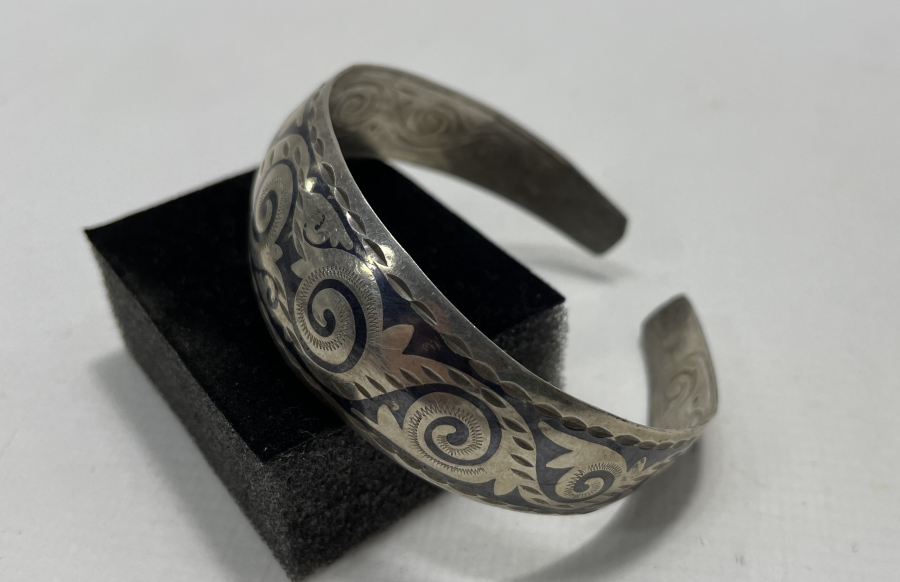 TAMAMI EL YAPIMI SAVATLI GÜMÜŞ ÖZEL YAPIM BİLEKLİK