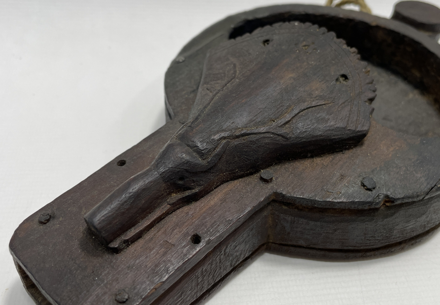 ÜZERİ GEYİK MOTİFLİ KAZ DAĞLARI İŞİ ÇOK NADİR AHŞAP KAHVE SOĞUDANI