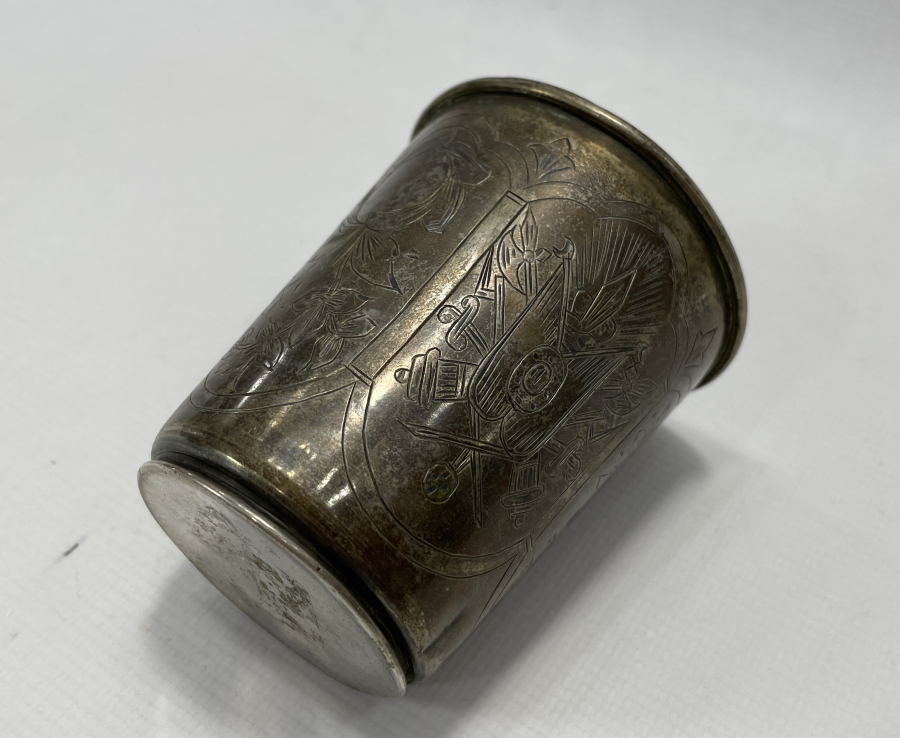 ÜZERİNDE OSMANLI DEVLET ARMASI BULUNAN OSMANLI DÖNEMİ TUĞRALI GÜMÜŞ SU BARDAĞI