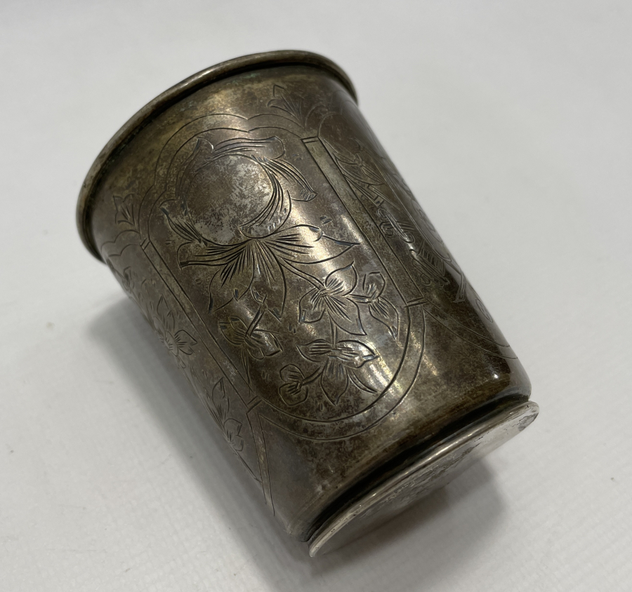 ÜZERİNDE OSMANLI DEVLET ARMASI BULUNAN OSMANLI DÖNEMİ TUĞRALI GÜMÜŞ SU BARDAĞI