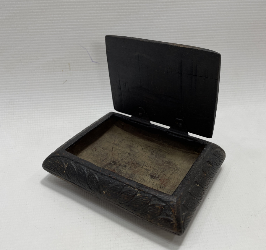 ARKASI OSMANLICA YAZILI ESARET YADİGARI AHŞAP TABAKA