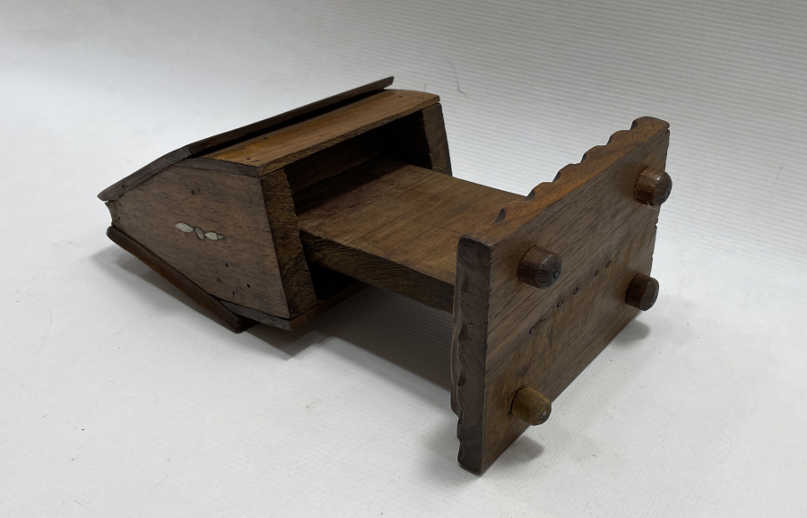 OSMANLI DÖNEMİ AHŞAP ÜZERİ SEDEF ÇAKMA İŞÇİLİKLİ SİGARALIK