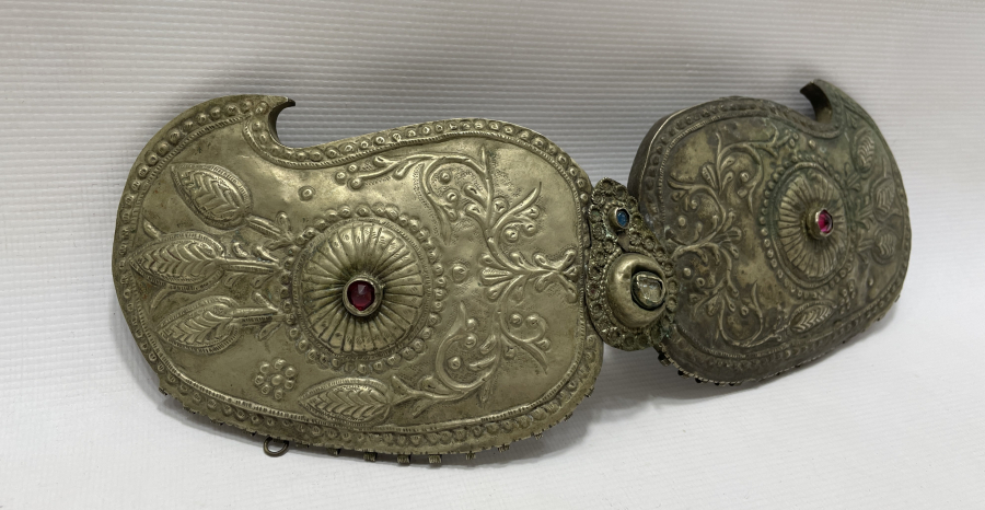 OSMANLI DÖNEMİ BÜYÜK BOY VE KABARTMA İŞÇİLİKLİ GELİN KEMER TOKASI