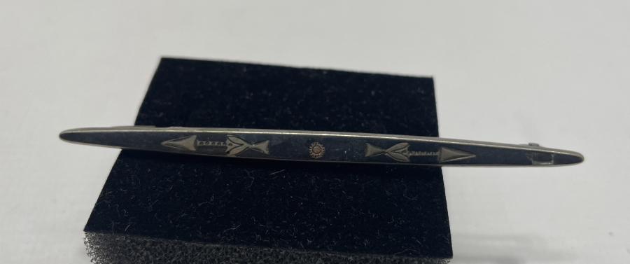 ÜZERİ SAVAT İŞÇİLİKLİ ANTİKA GÜMÜŞ BROŞ