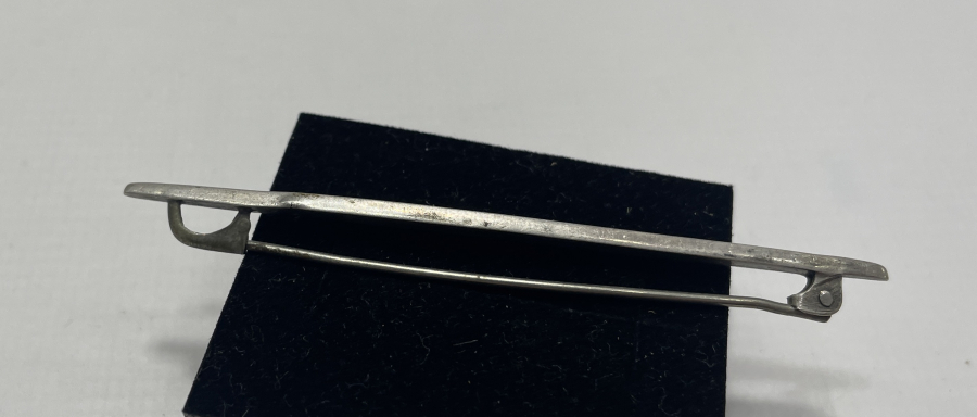 ÜZERİ SAVAT İŞÇİLİKLİ ANTİKA GÜMÜŞ BROŞ