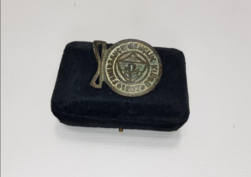 1907 FENERBAHÇE GENÇLİK KULÜBÜ YAZILI PİRİNÇ KEMER TOKASI 