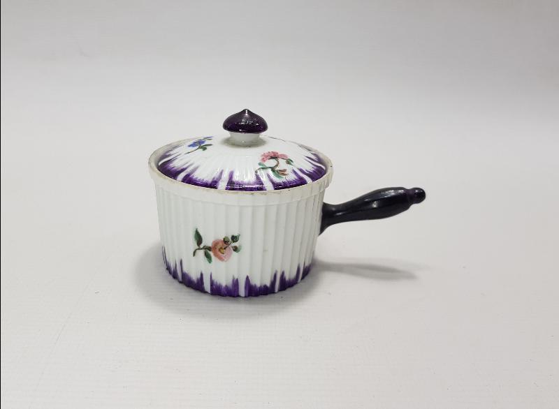 1932 TARİHLİ MİNİ PORSELEN TENCERE