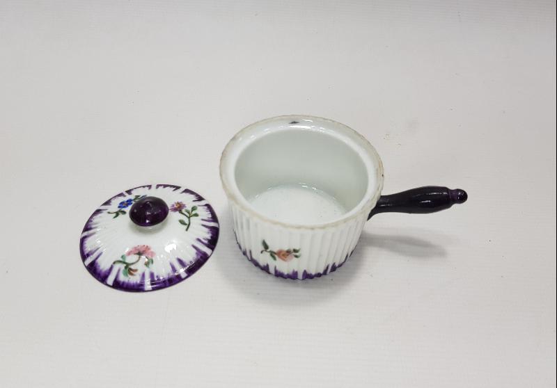 1932 TARİHLİ MİNİ PORSELEN TENCERE