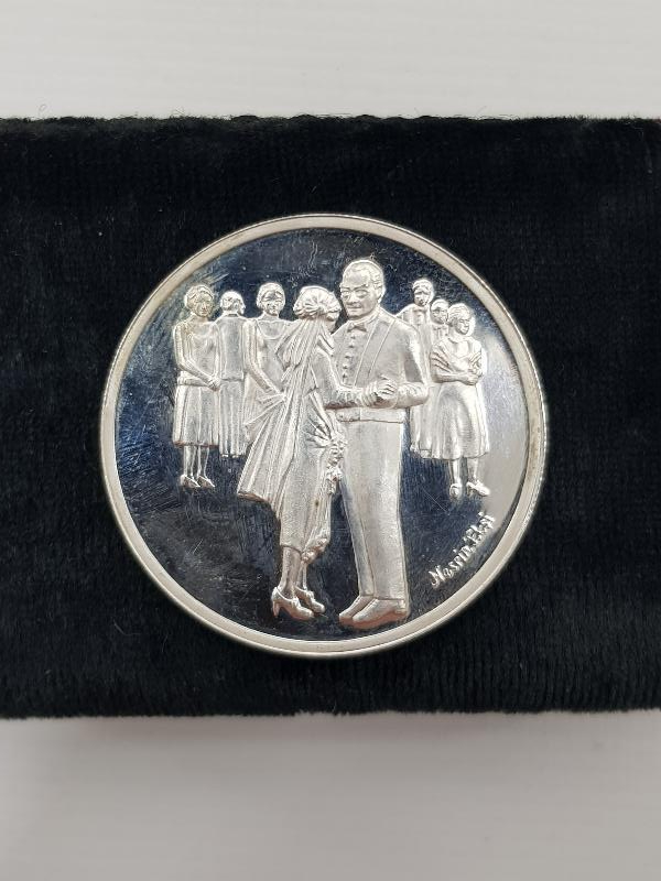 1998 CUMHURİYET VE KADIN TEMALI 3.000.000 TL GÜMÜŞ HATIRA PARA