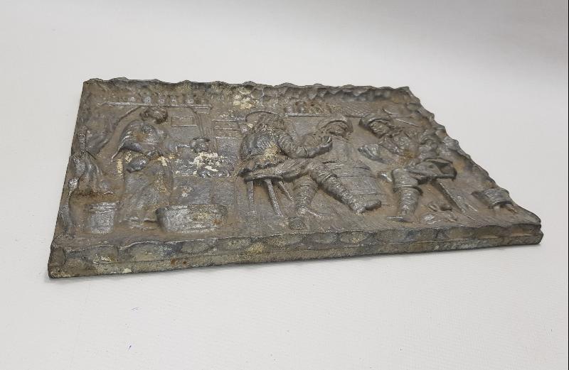 AVRUPA YAPIMI BARDA TAKILANLAR TEMALI METAL RÖLYEF 