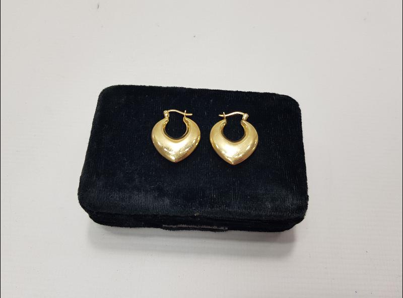 BİR ÇİFT ALTIN KÜPE 