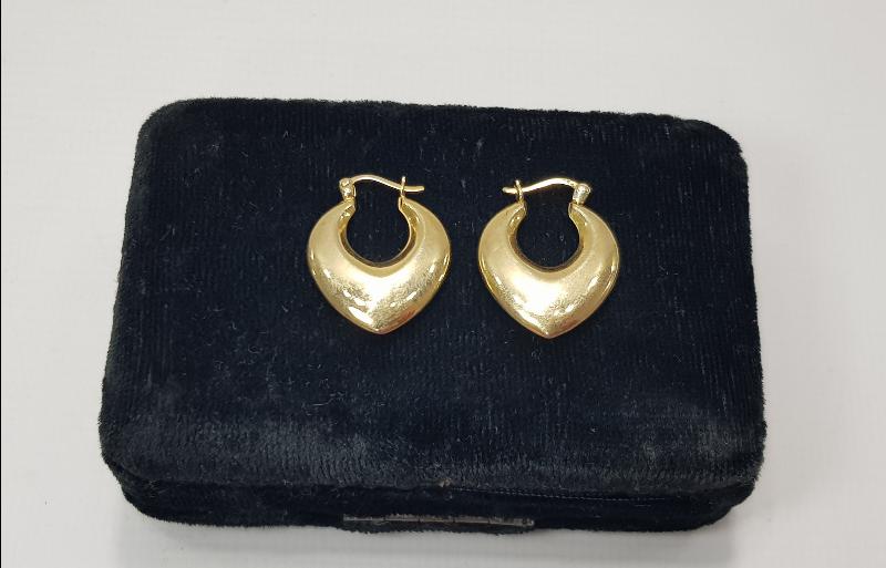 BİR ÇİFT ALTIN KÜPE 