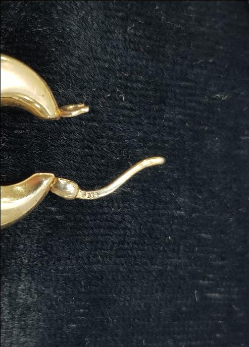 BİR ÇİFT ALTIN KÜPE 