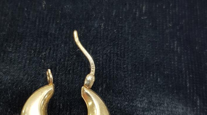 BİR ÇİFT ALTIN KÜPE 