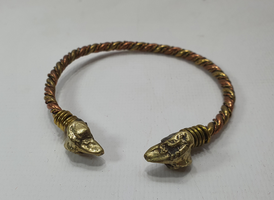 KOÇ BAŞI FİGÜRLÜ ANTİKA YEL BİLEZİĞİ