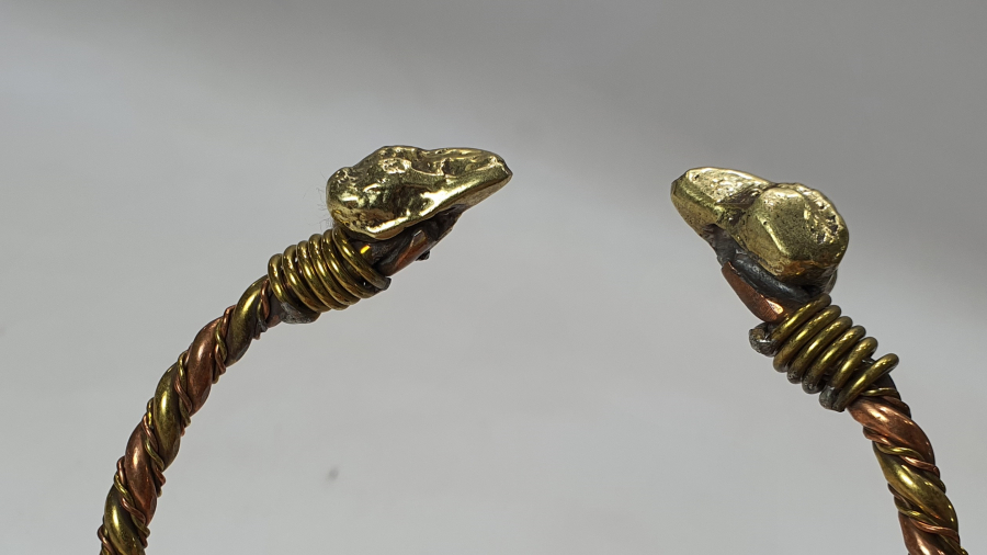 KOÇ BAŞI FİGÜRLÜ ANTİKA YEL BİLEZİĞİ