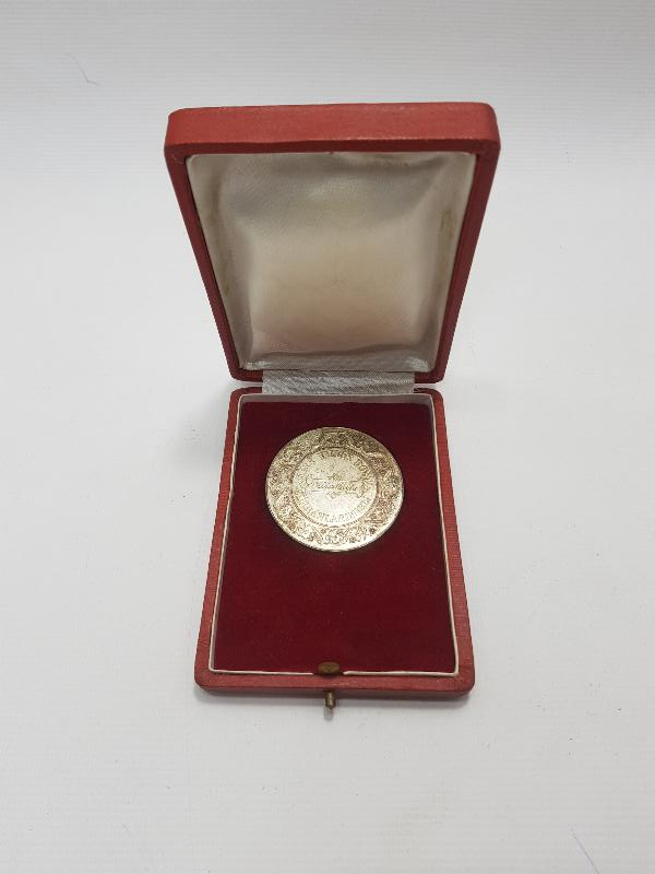 KUTUSUNDA ÇOK NADİR İŞ BANKASI GÜMÜŞ MADALYA - İLK KEZ GÖRÜLMEKTEDİR!