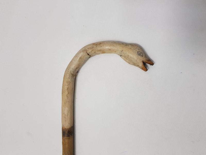 LEYLEK BAŞI SAPLI AHŞAP BASTON 