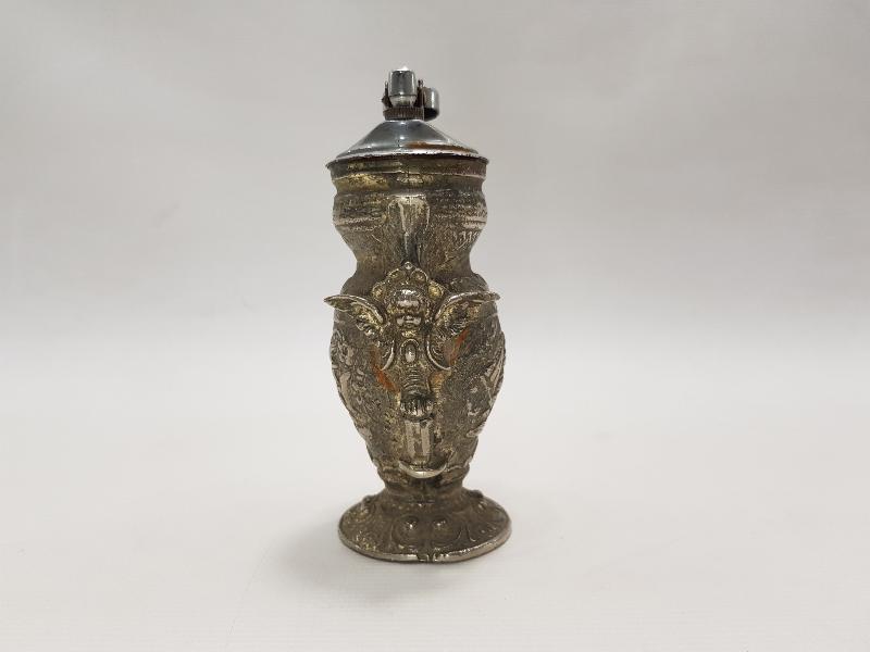 MELEKLER VE YELKENLİLERLE SÜSLÜ MASA ÜSTÜ ÇAKMAĞI 