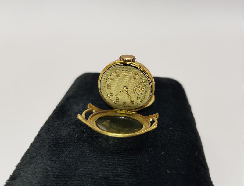 MİNELİ ALTIN KOL SAATİ 