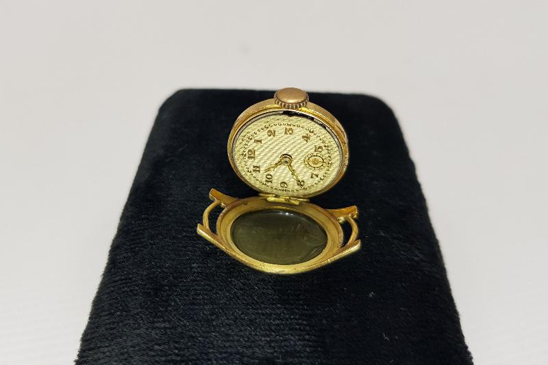 MİNELİ ALTIN KOL SAATİ 