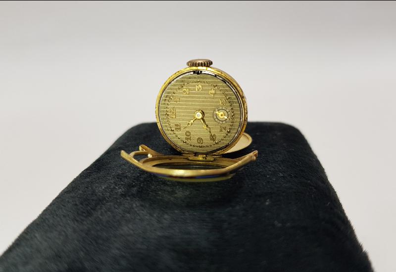 MİNELİ ALTIN KOL SAATİ 