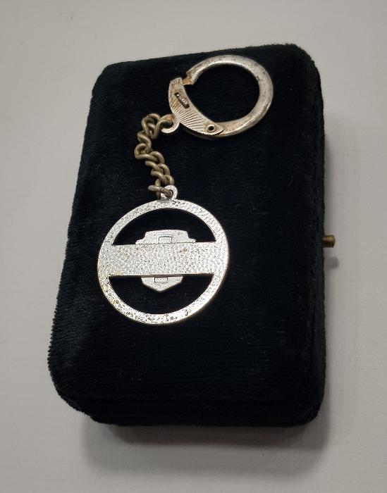 MİNELİ FORD ARABA ANAHTARLIĞI 