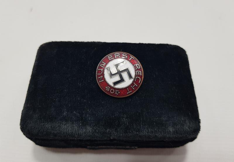 NUN ERST RECHT YAZILI MİNELİ NAZİ ROZETİ 