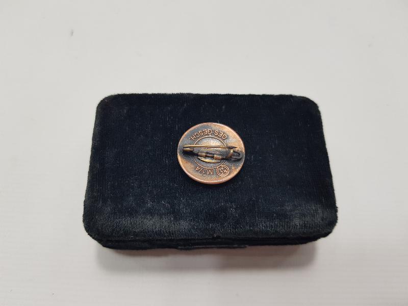 NUN ERST RECHT YAZILI MİNELİ NAZİ ROZETİ 