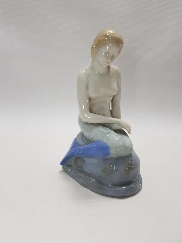 PORSELEN DENİZKIZI BİBLO 