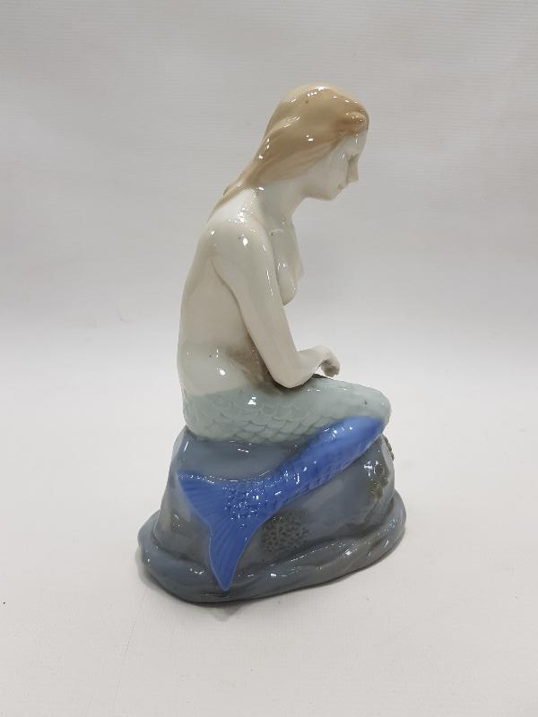 PORSELEN DENİZKIZI BİBLO 