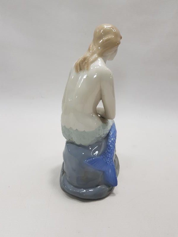 PORSELEN DENİZKIZI BİBLO 