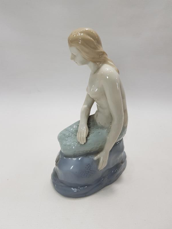 PORSELEN DENİZKIZI BİBLO 