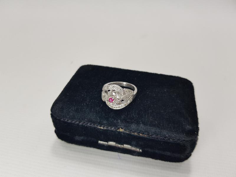 YAKUT TAŞLI PIRLANTA YÜZÜK