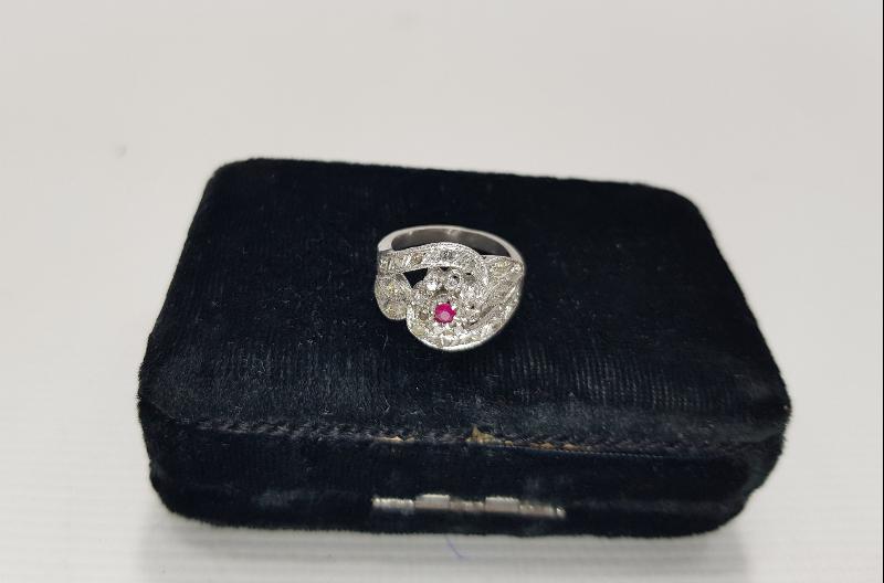 YAKUT TAŞLI PIRLANTA YÜZÜK