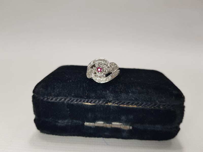 YAKUT TAŞLI PIRLANTA YÜZÜK