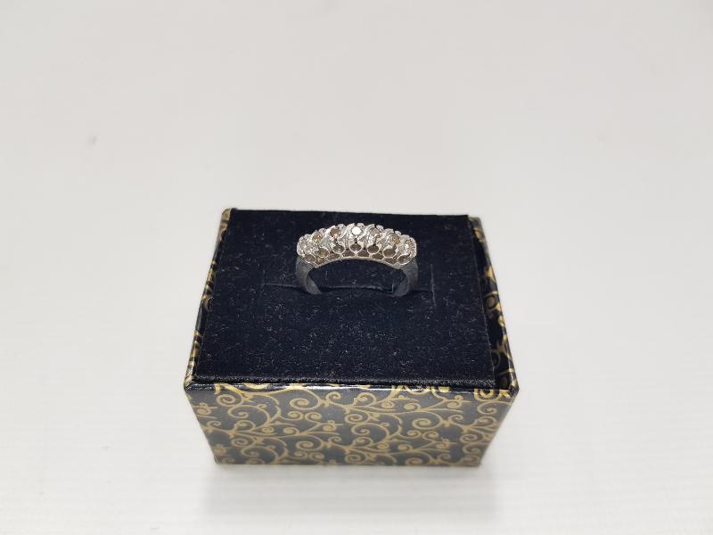 YEDİTAŞ PIRLANTA YÜZÜK