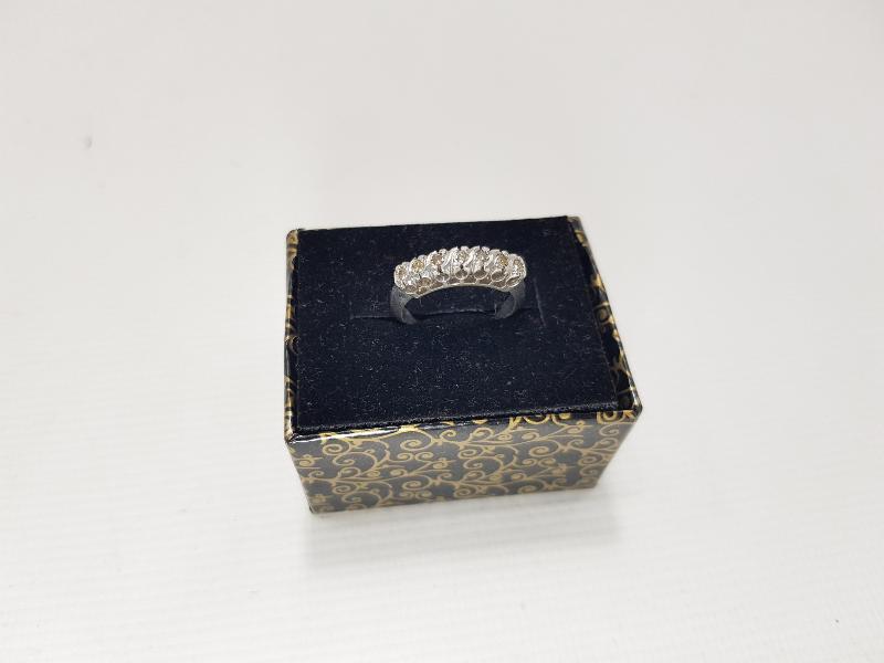 YEDİTAŞ PIRLANTA YÜZÜK